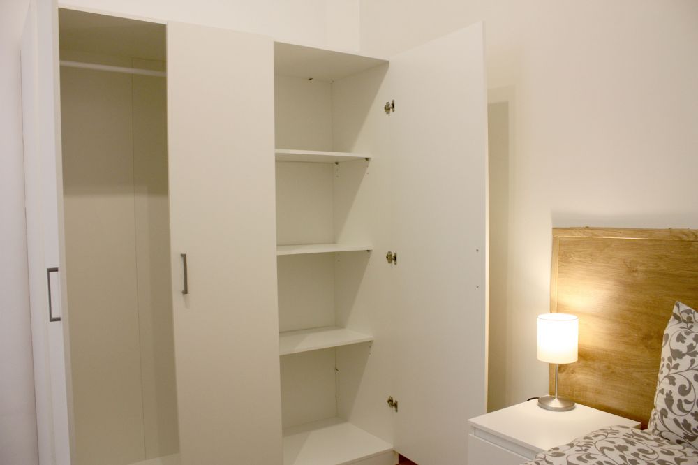 Double room in Madrid, in Valenzuela Street