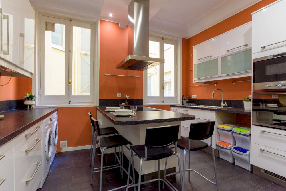 Room with private bathroom in Madrid
