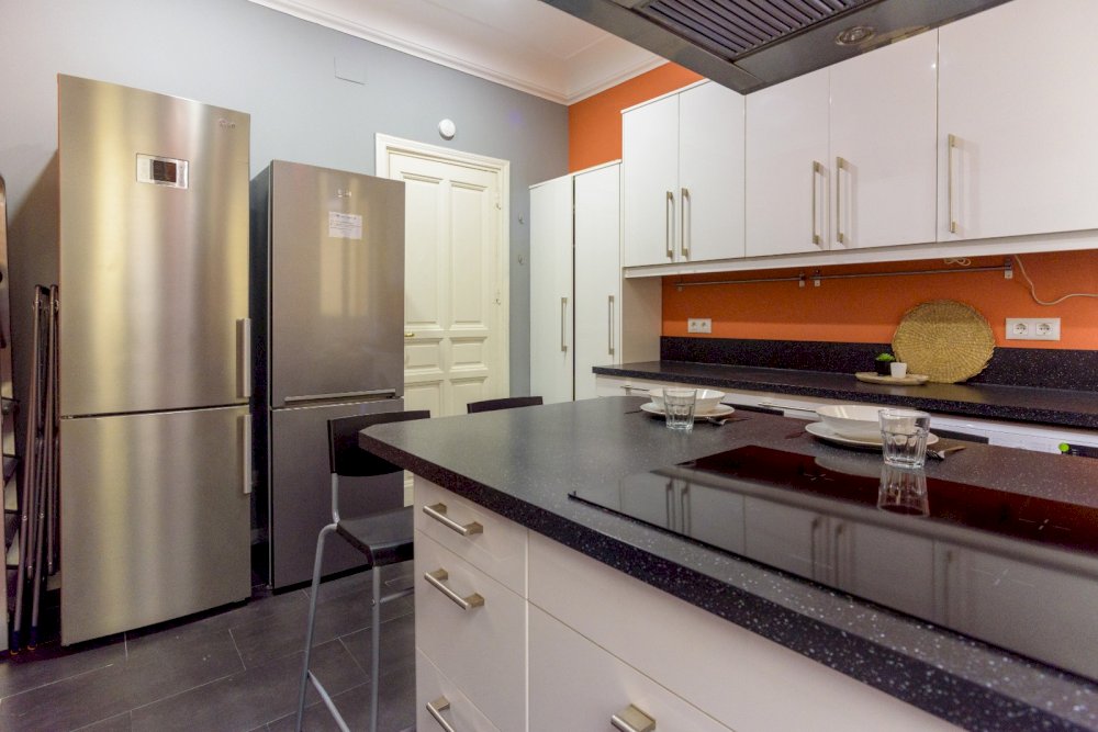 Room with private bathroom in Madrid