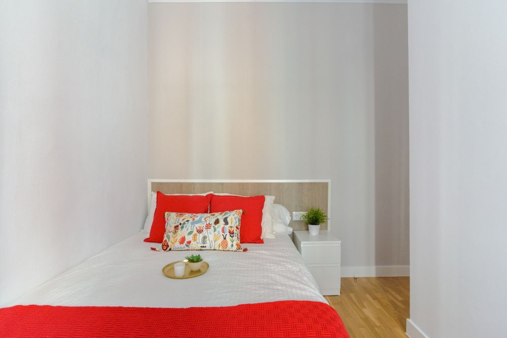 Bright double room in Madrid