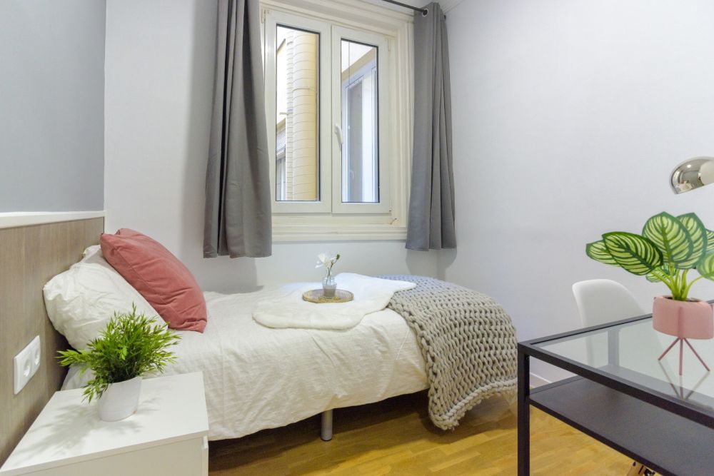 Cozy single room in Madrid