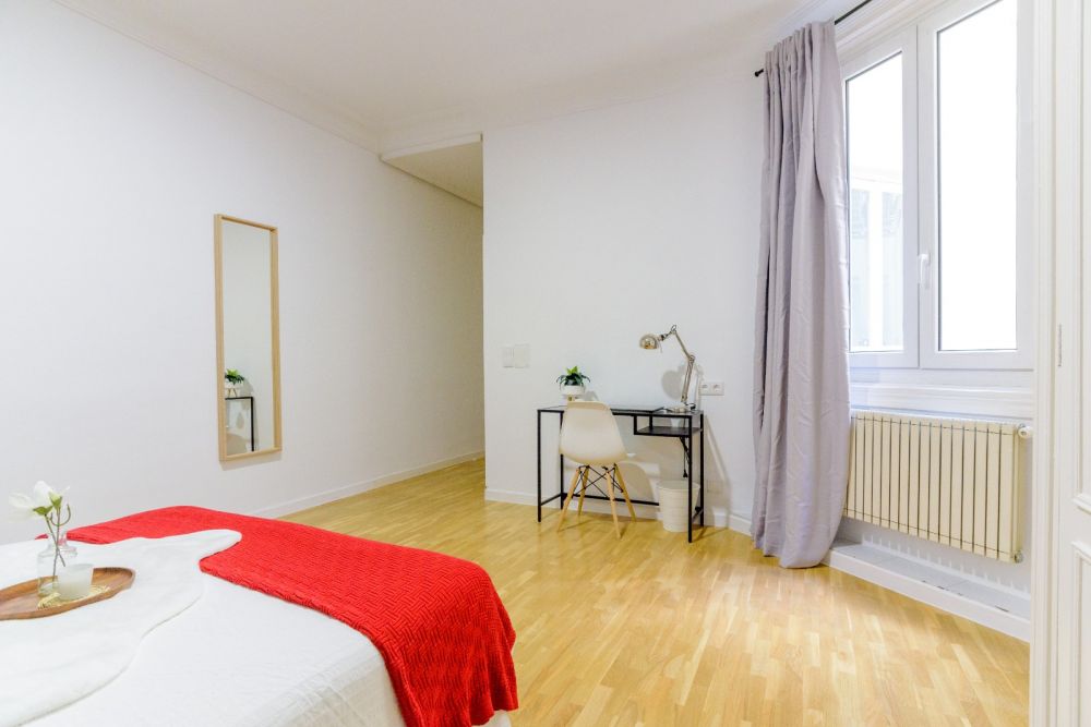 Room with private bathroom in Madrid