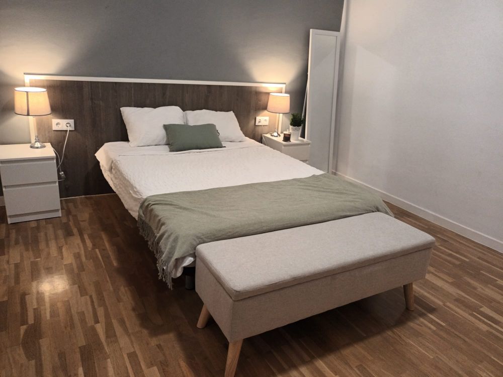 Room with private bathroom in Madrid
