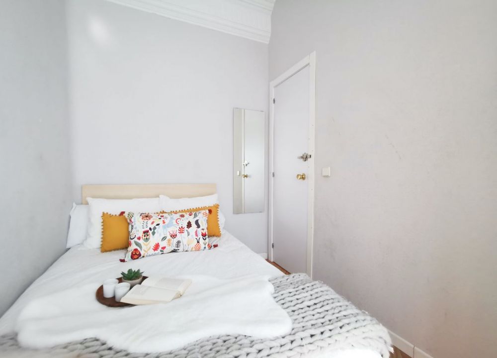 Luminous single room in Calle Velázquez