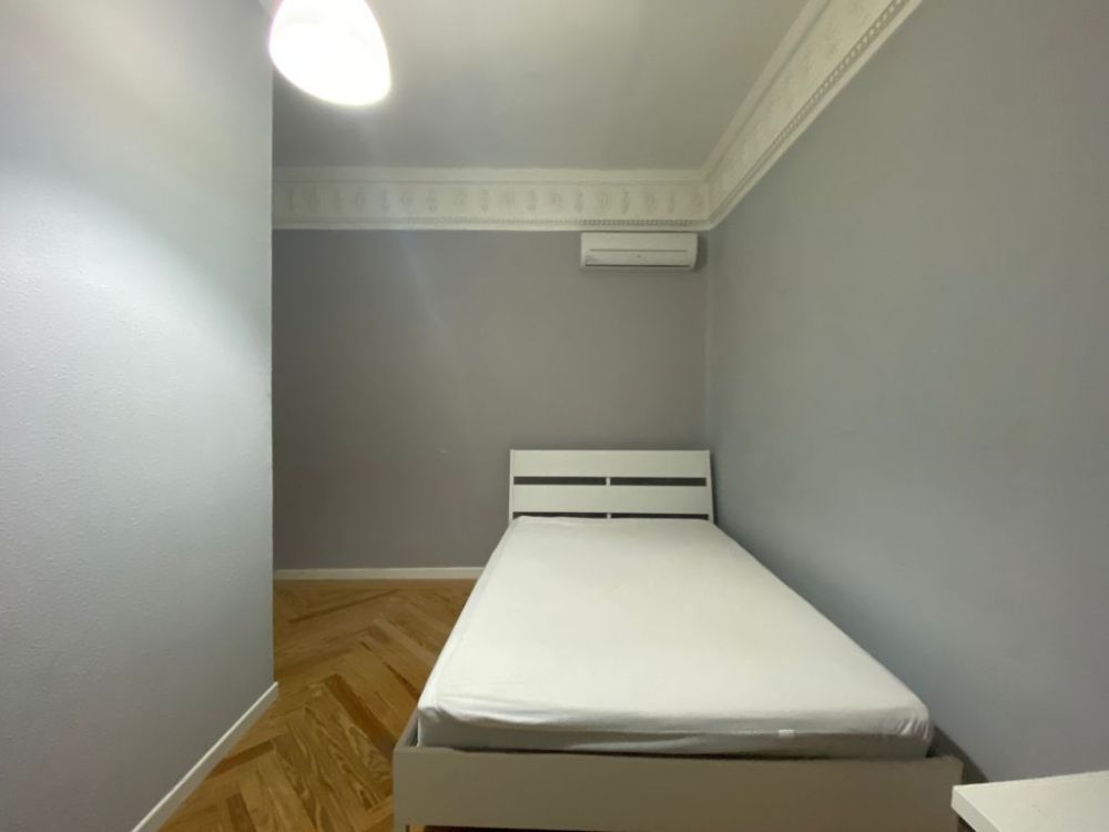Cozy room in Calle Velázquez