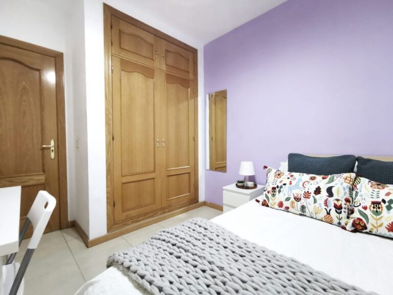 Lovely double room in&nbsp;Velázquez&nbsp;Street