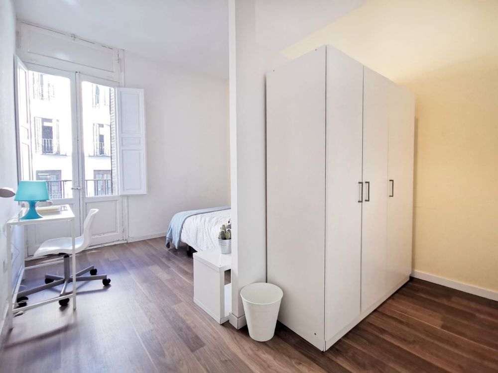 Single room in Valencia Street