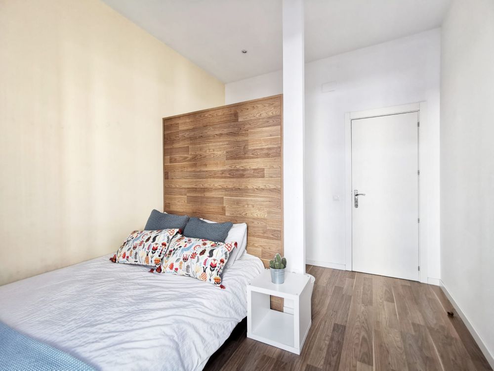 Single room in Valencia Street