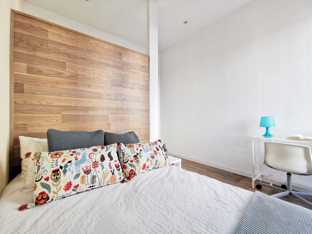 Single room in Valencia Street