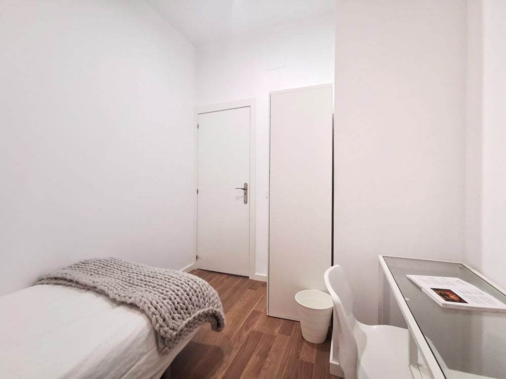 Charming room in Lavapiés