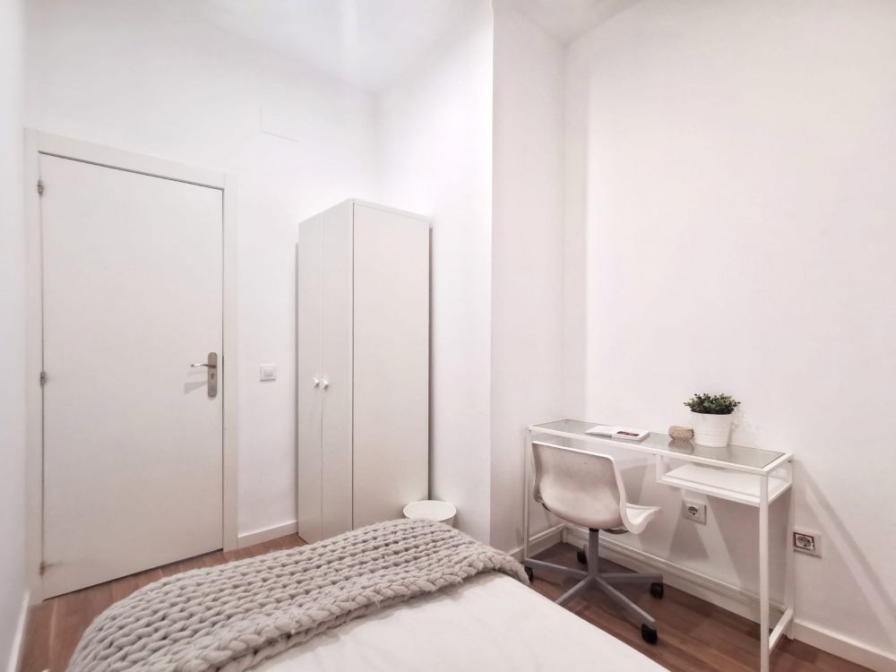 Charming room in Lavapiés