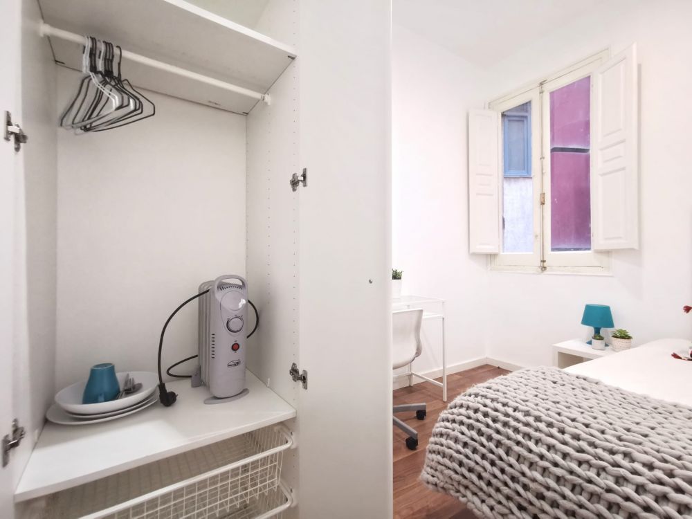 Charming room in Lavapiés