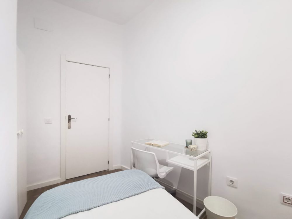 Beautiful room in Lavapiés