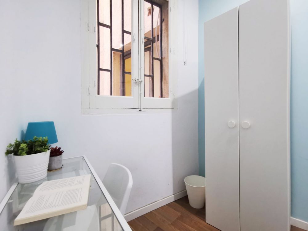 Cozy room in Lavapiés neighborhood