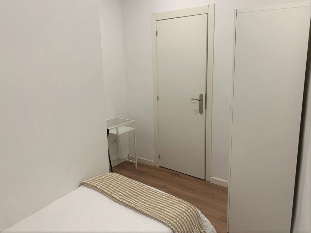 Charming individual room in Lavapiés