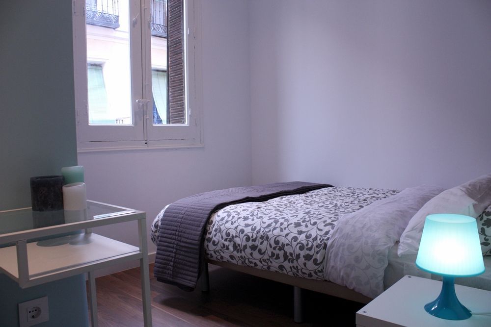 Room with exterior views in Lavapiés