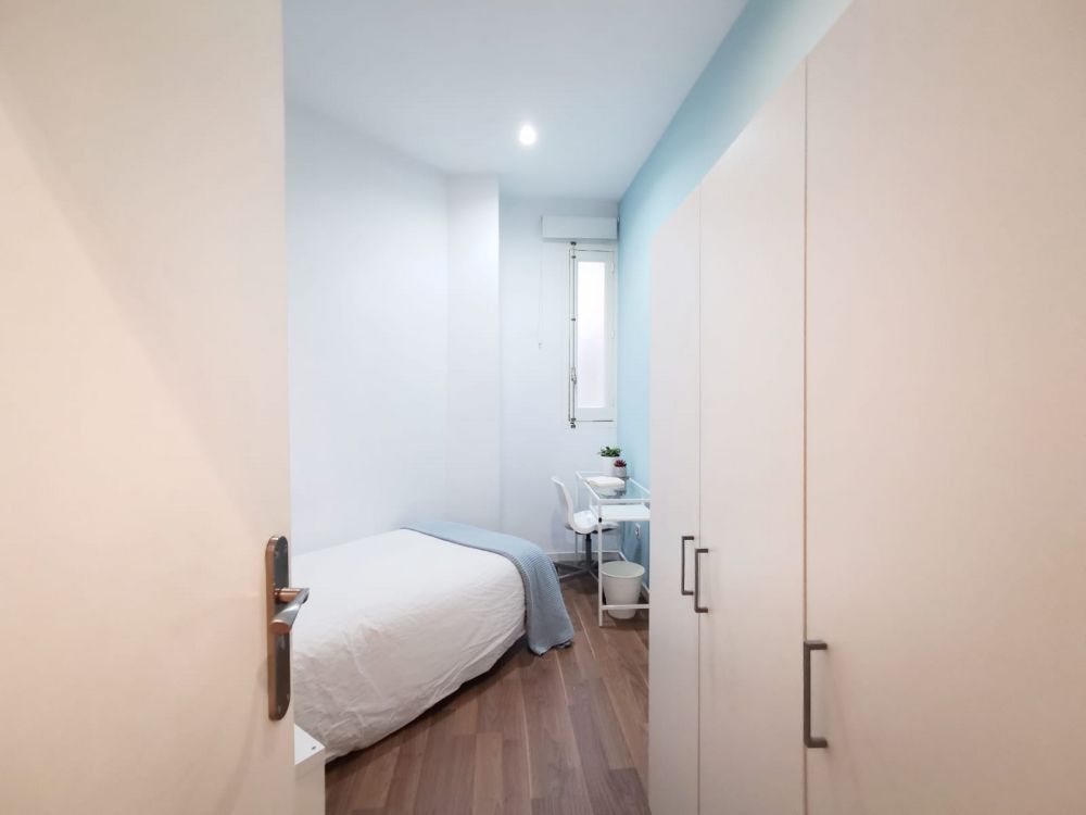 Charming room in Lavapiés