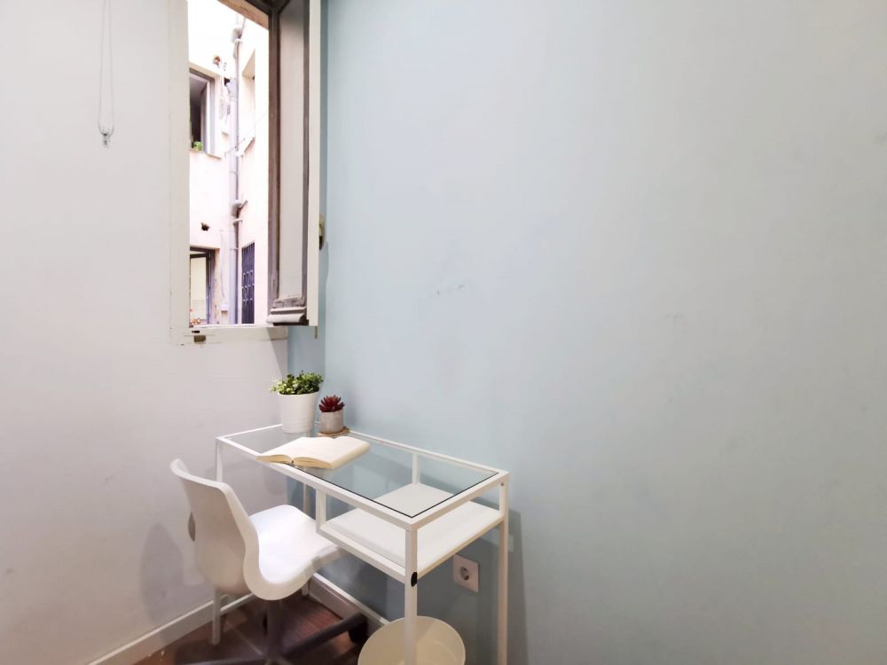 Charming room in Lavapiés