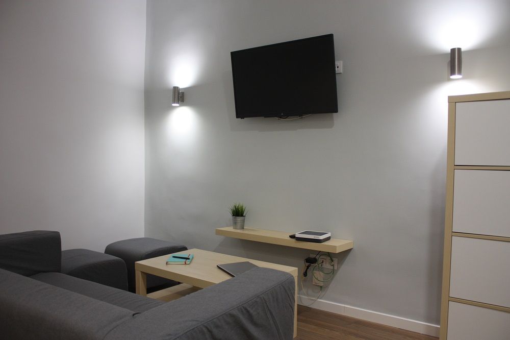Lovely double room in Valencia Street