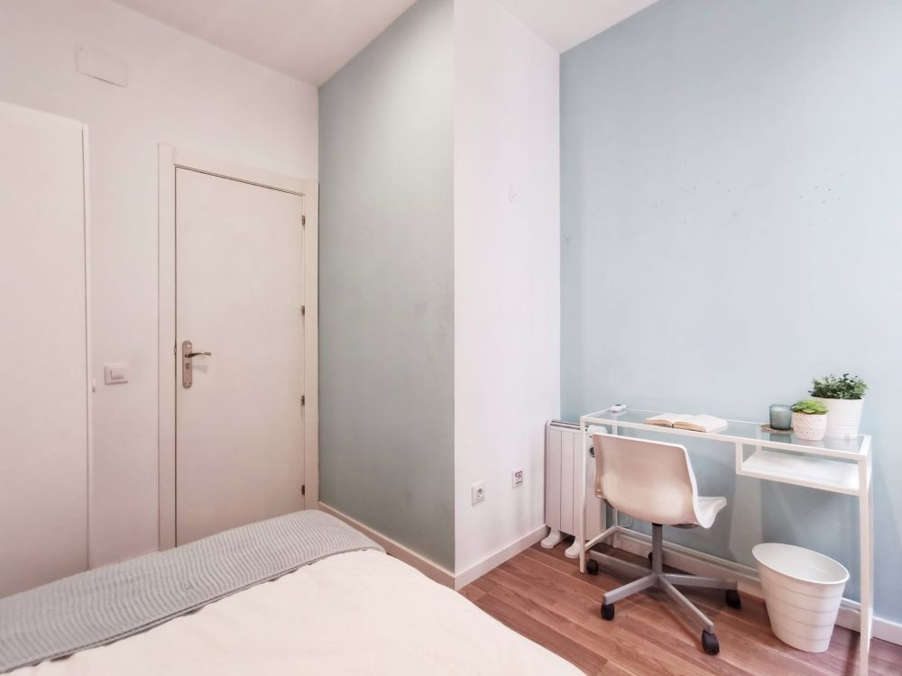 Beautiful single room in Madrid