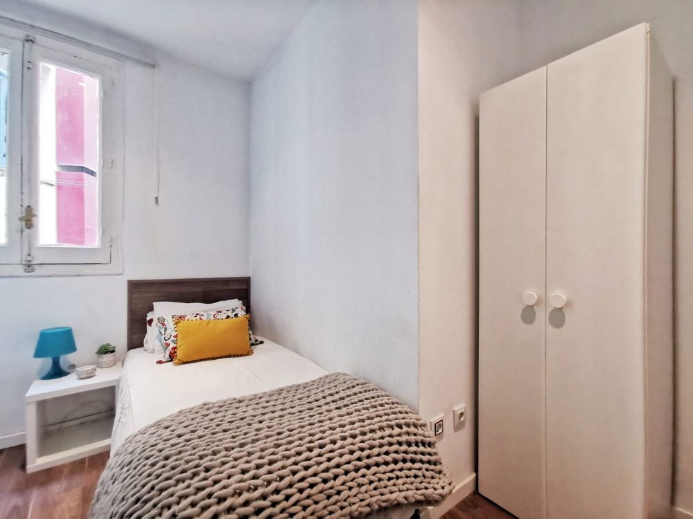 Cozy room in the centre of Madrid