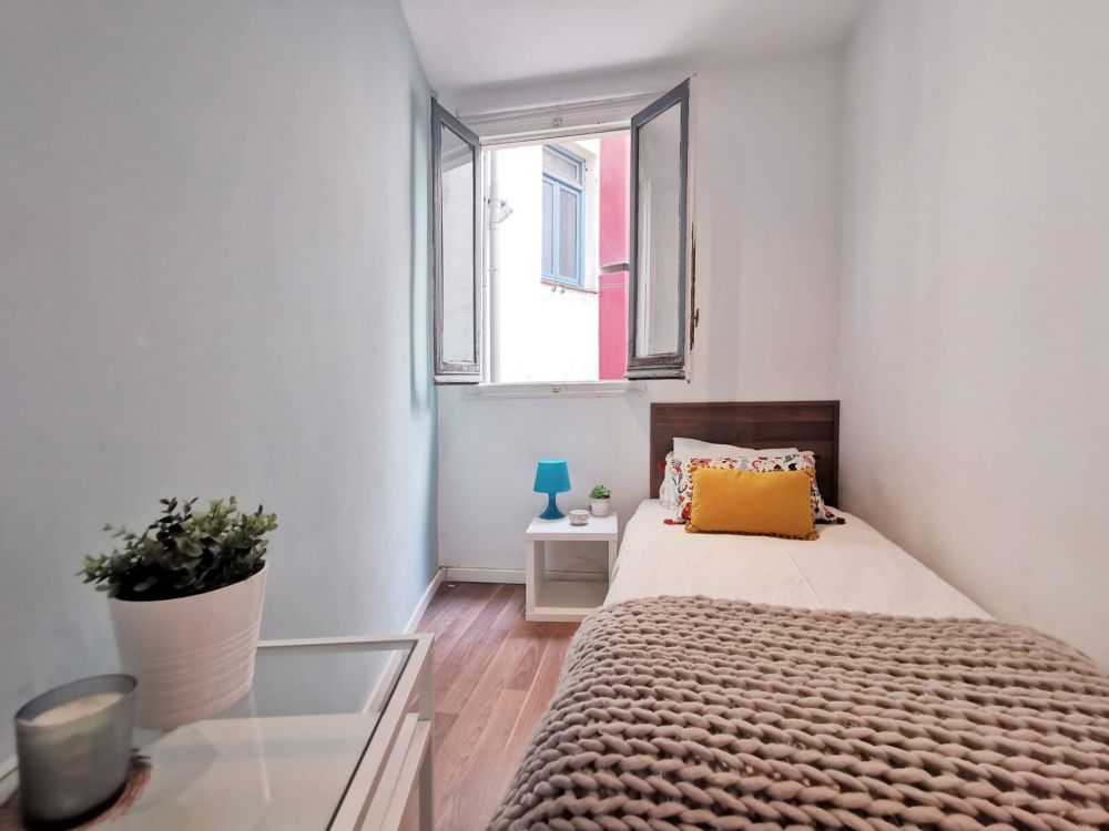 Cozy room in the centre of Madrid