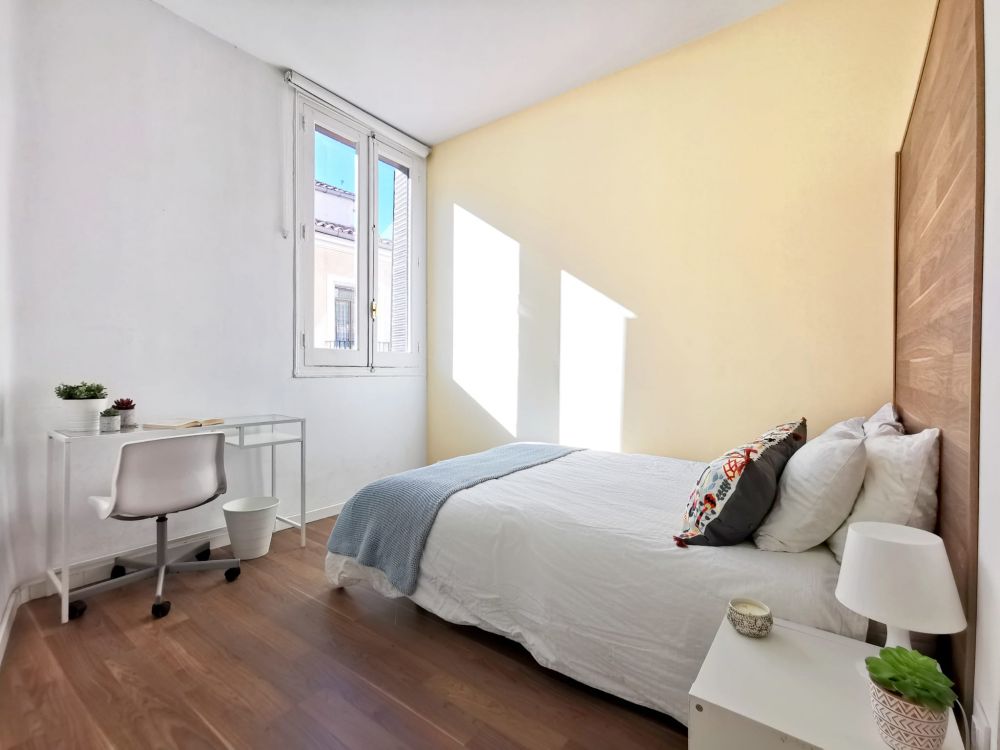 Beautiful exterior room in Valencia Street