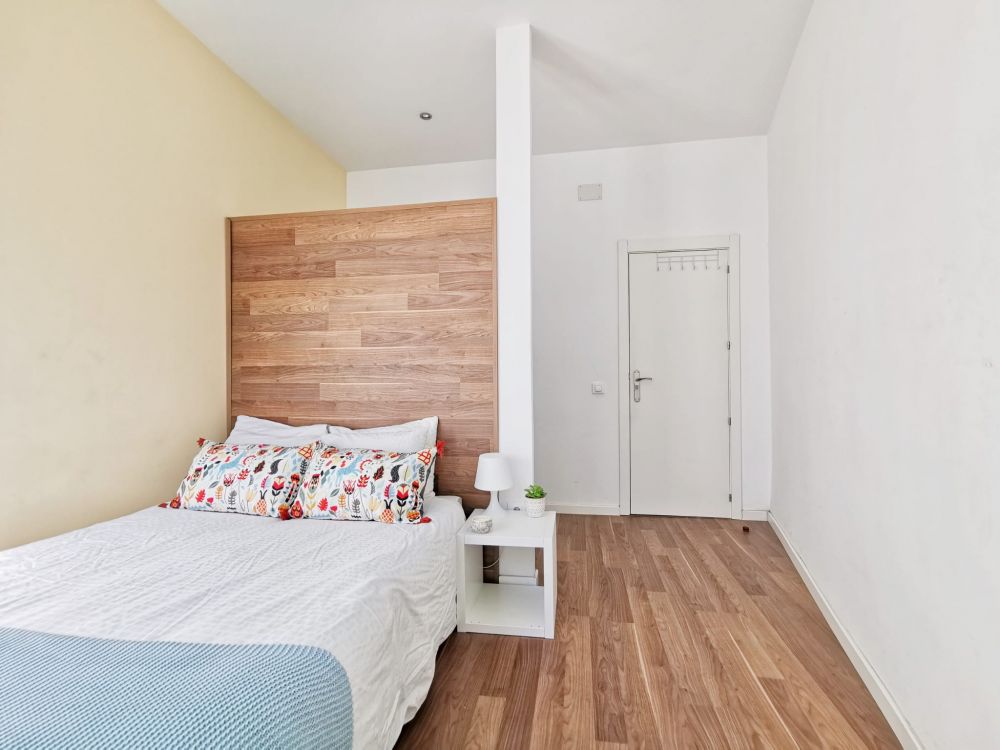 Beautiful exterior room in Valencia Street