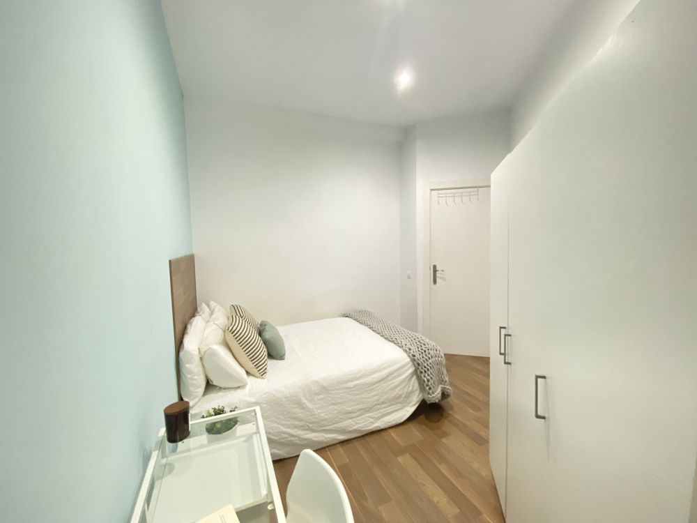 Comfortable room in Valencia Street