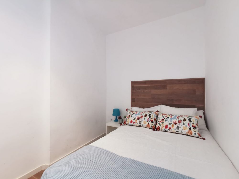 Lovely double room in Valencia Street