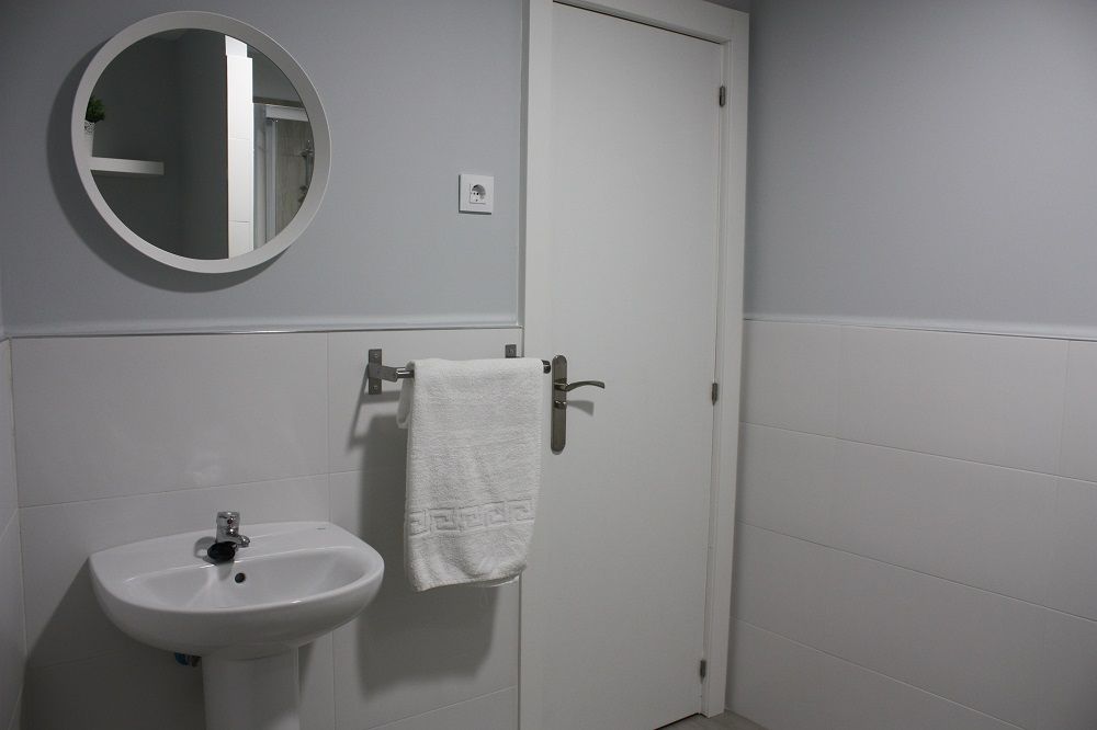 Nice single room in Valencia street