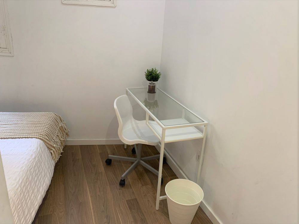 Cozy room in Valencia street