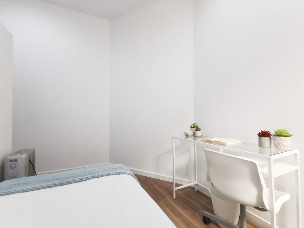 Charming room in the centre of Madrid