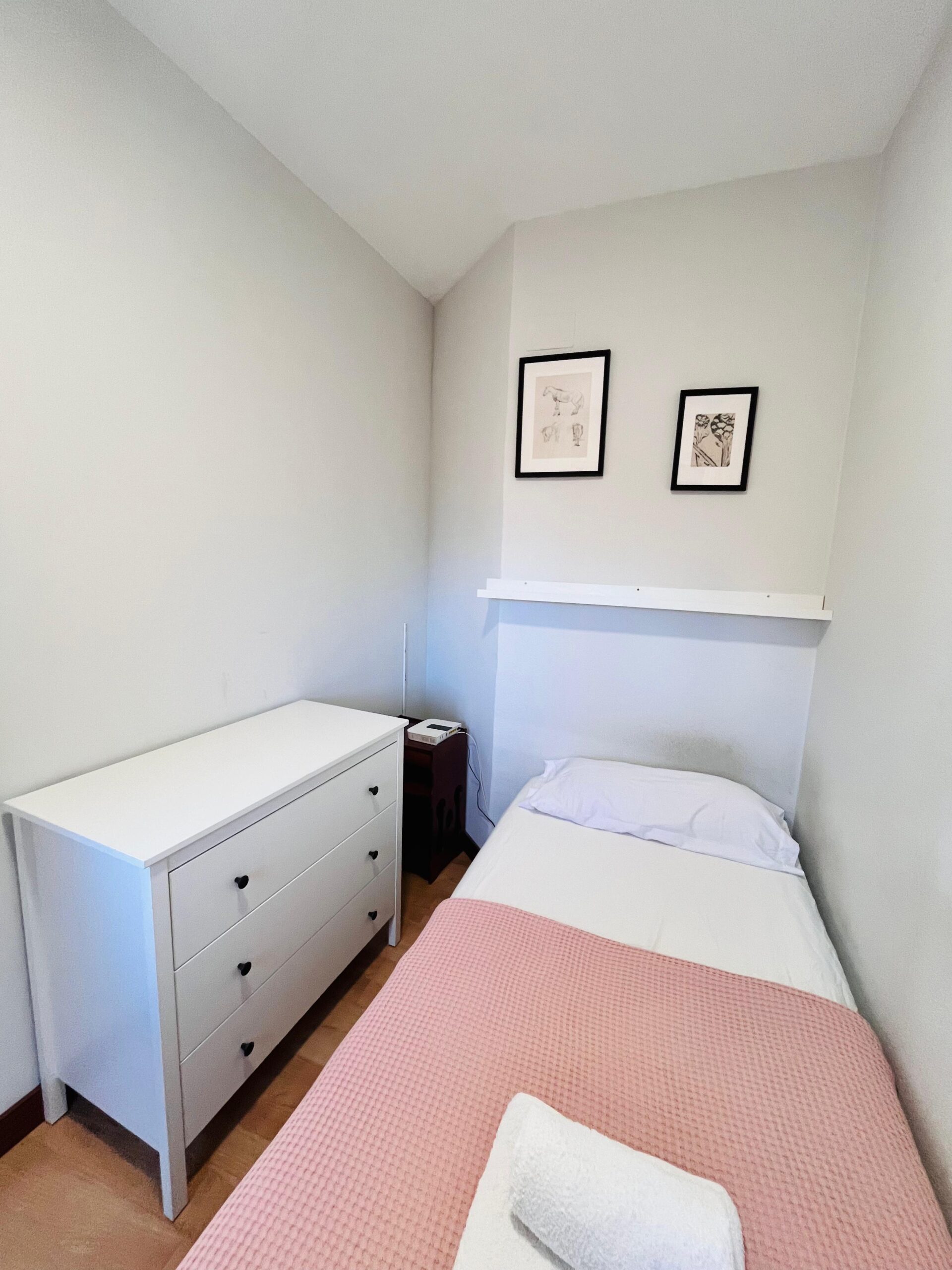 Room for Rent at Calle de Marcelina, 2-04