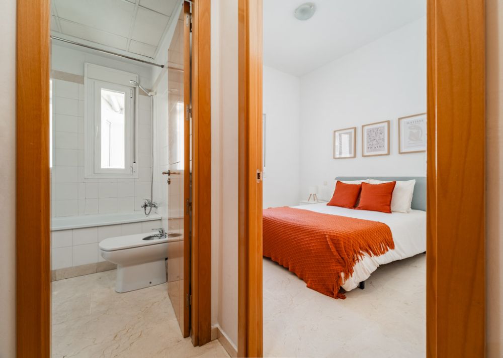 Room with private bathroom in Bordadores