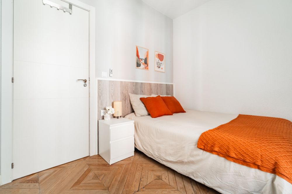 Ideal room in Carranza Street