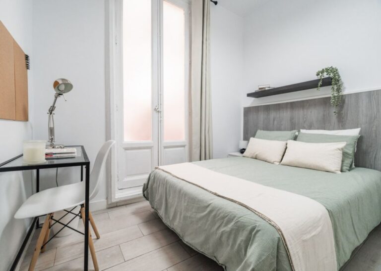Bright room in Fuencarral Street