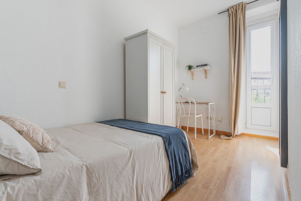 Cozy room in Redondilla Street
