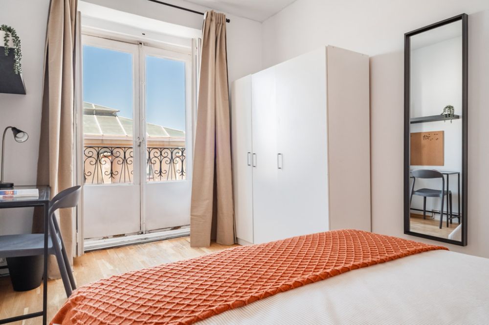 Cozy room in Redondilla Street