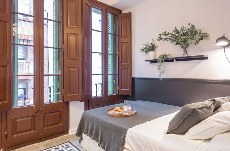 Escorial103 Amplia habitación doble con almacenaje